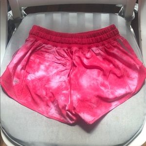 Lululemon hotty hot short - sz 2 - pink tie dye!